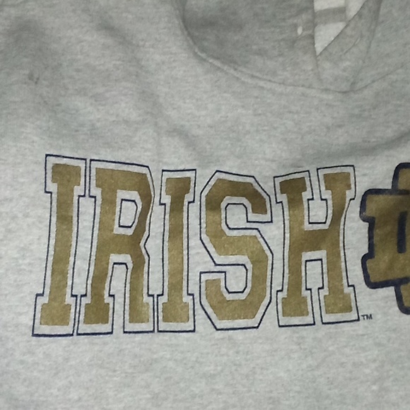 Collegiate Irish Notre Dame sweatshirt w half pocket across the middle.Sz.Large - Picture 2 of 4